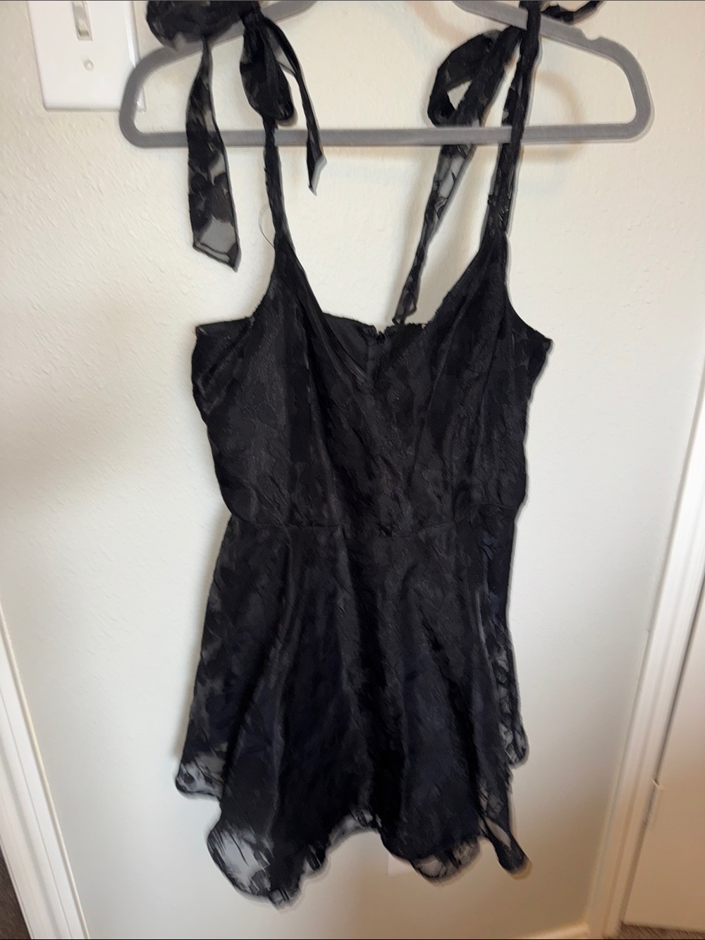 Black Tie-Shoulder Women’s dress